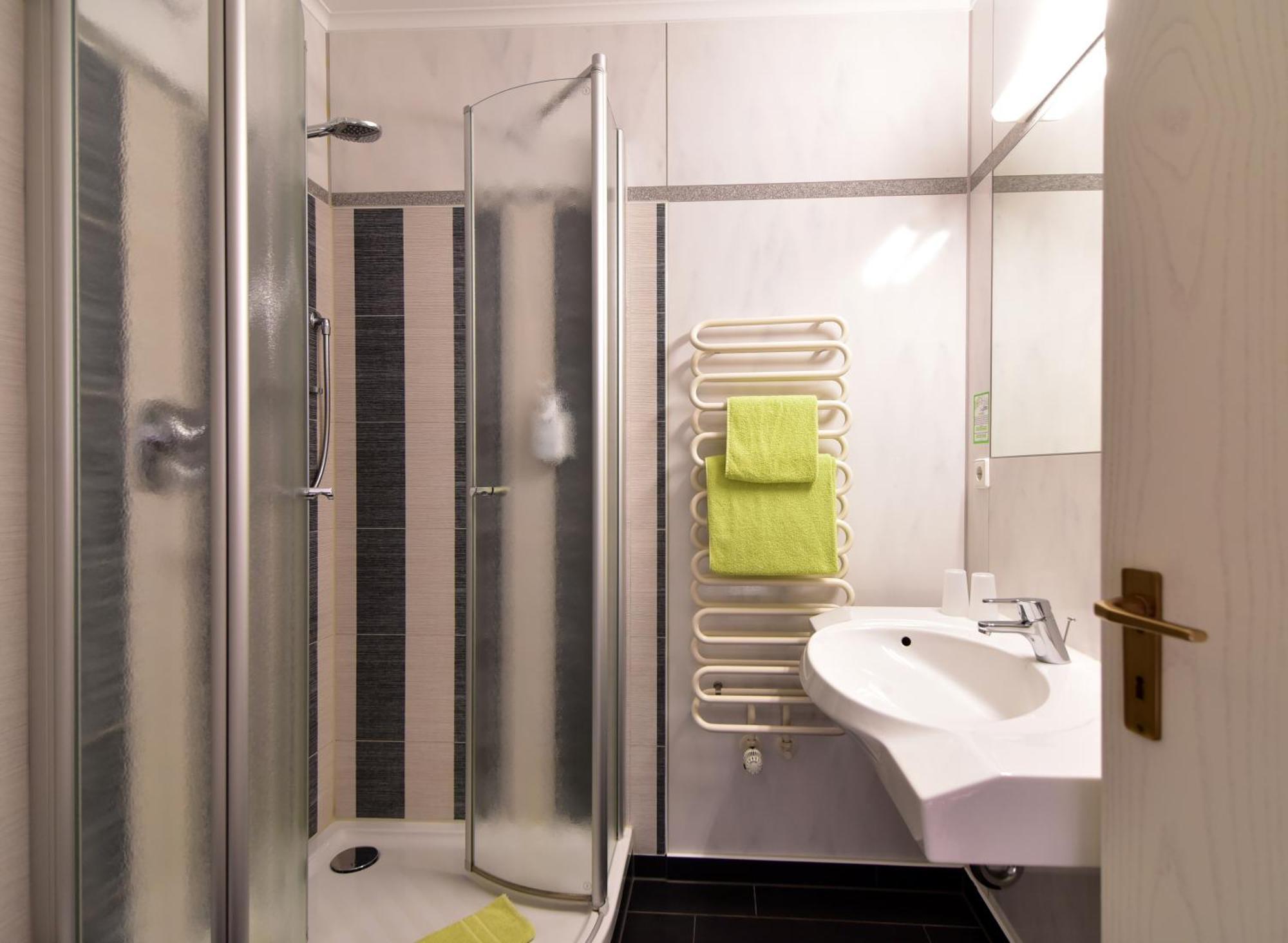 Land-Gut-Hotel Schenkenberger Hof Делич Екстериор снимка
